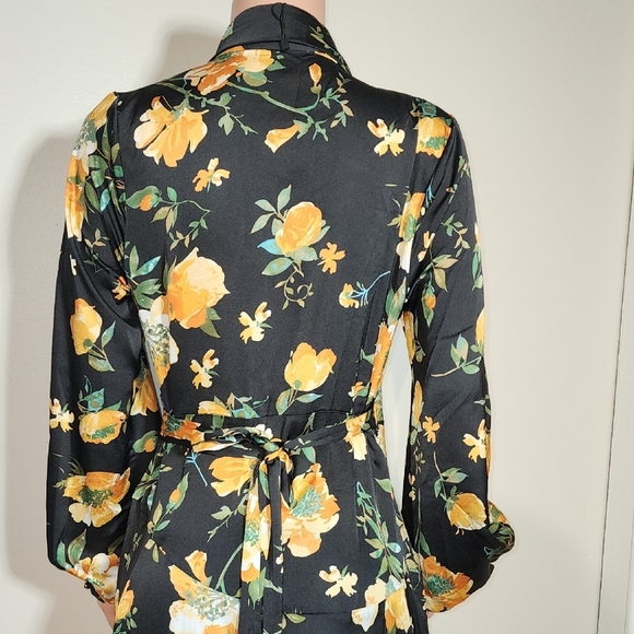 Nasty Gal Yellow and Orange Plunge Gown with Bishop Sleeves - Picture 5 of 10